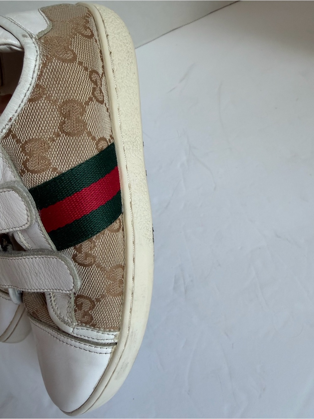 Gucci White & Beige Signature Velcro Sneakers with Red-Green Stripe - Picture 4 of 7